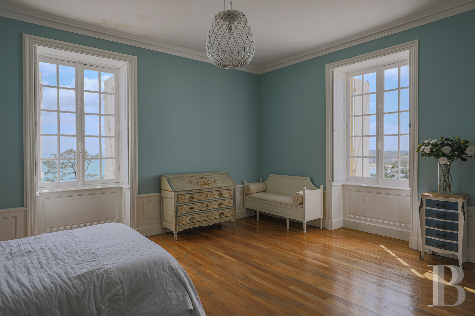 An early 19th century manor house overlooking the Bay of Douarnenez on the Crozon peninsula in Finistère - photo  n°23